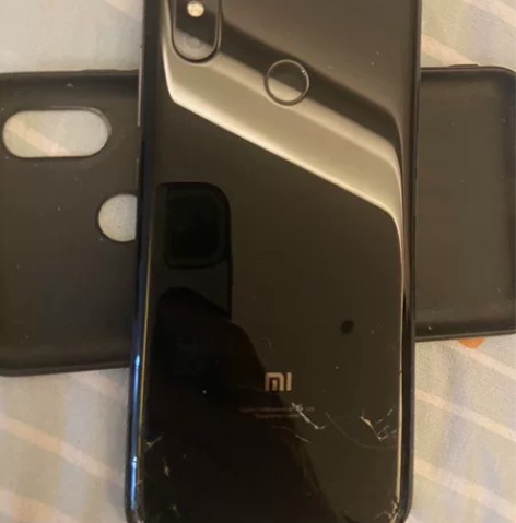 小米8后盖爆功能完好 感兴趣的话点“我想要...