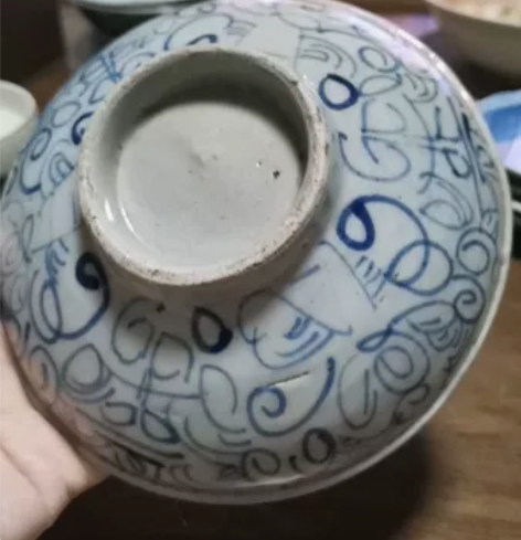 清代末期嘉庆道光年间，老青花碗，云纹，保存...