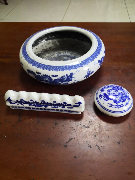 现代产（80后）仿清花笔洗，置笔架，印泥碟...