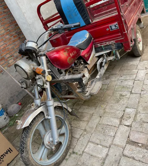 鹏城摩托，长3090宽1085高1250，...