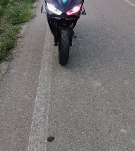 最新到货， 21年高配国产雅马哈R3，改装...