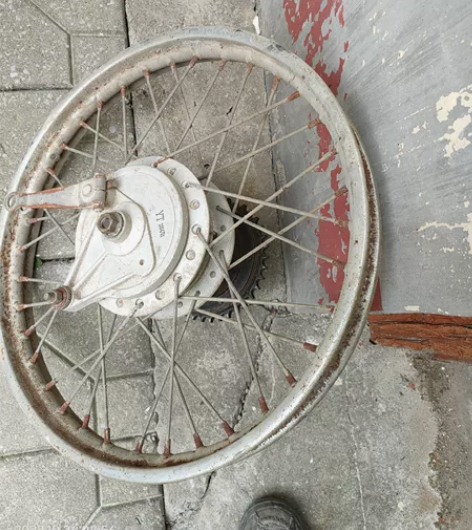 银钢100摩托车原装滑行后轮一套，550....