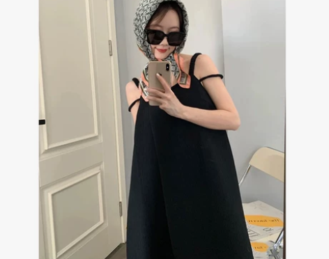 高级感法式小众吊带连衣裙长款设计感黑色宽松...