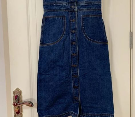 牛仔背带裙，全新，自己测量了一下胸围80c...