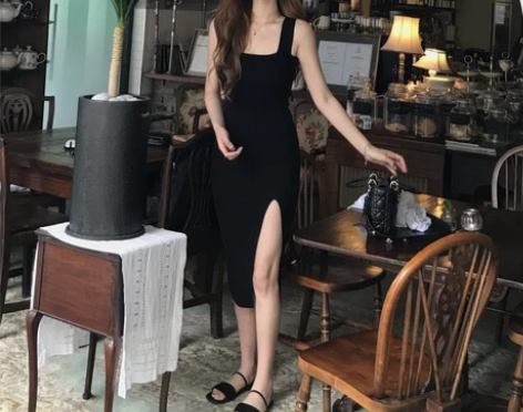吊带连衣裙背带裙女夏中长款黑色性感包臀开叉...