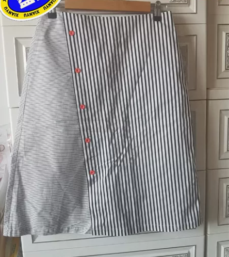 浅秋条纹A字裙，中码，腰围72，裙长62，...