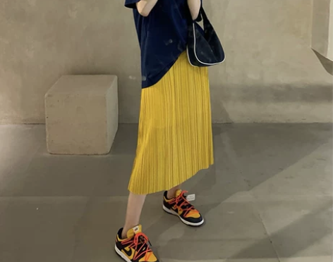黄色半身裙女夏季2022新款中长款宽松显瘦...