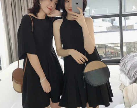 小宜无袖小黑裙露肩黑色冷淡风连衣裙女夏20...