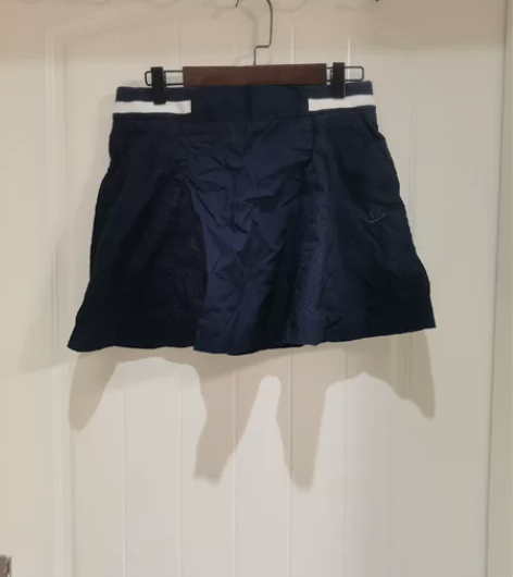 耐克 纯棉短裙几乎全新 活力运动风格的超短...