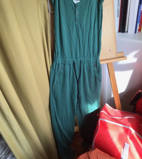 绿色连体裤，长裤。全新。二手衣物不退换不议...