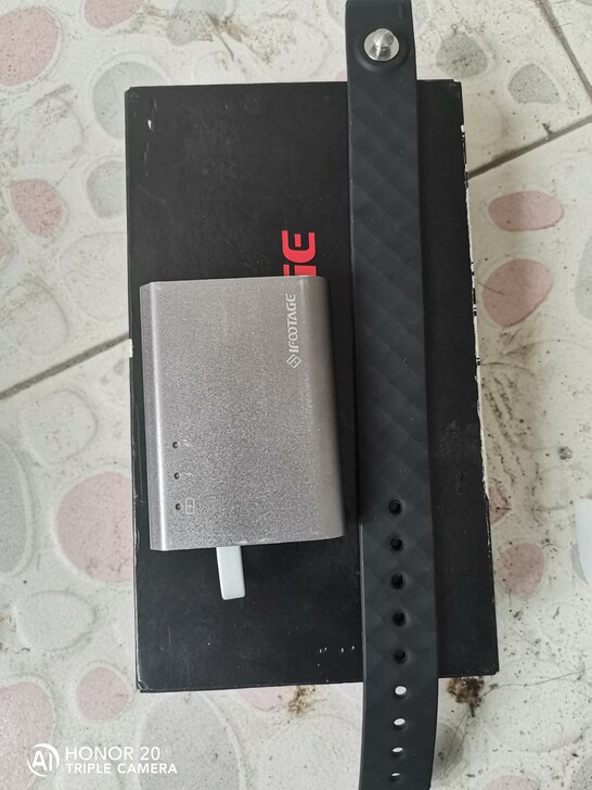 印迹电鳐+DR-E6假电池给相机长时间供电...