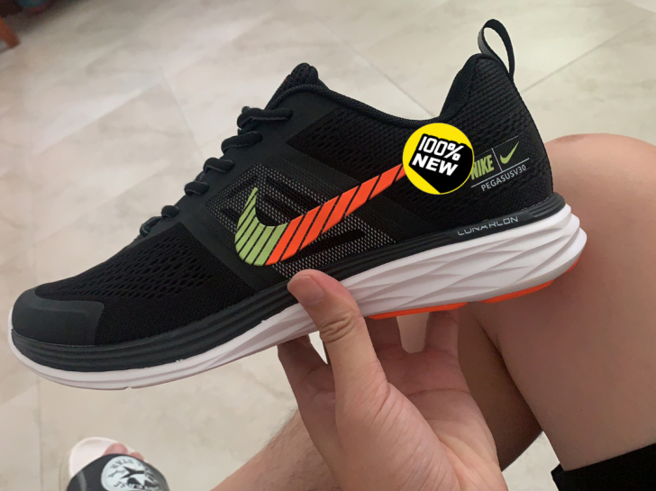 全新Nike跑步鞋内置气垫44码个人闲置