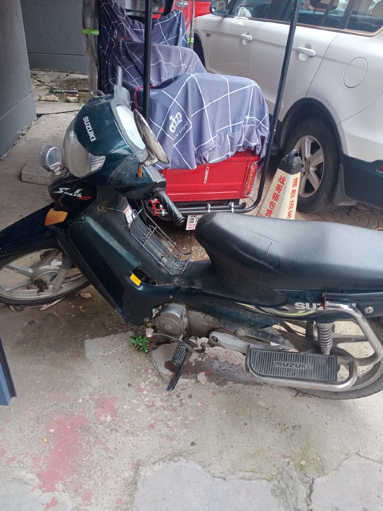 外卖摩托车，