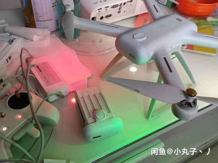 电池专拍小米无人机。