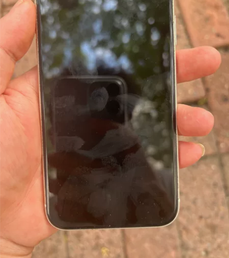 苹果11自用64g 功能全新，id可退