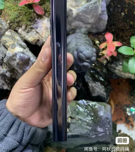 收一个三星手机fold4无瑕疵黑色 感兴趣...