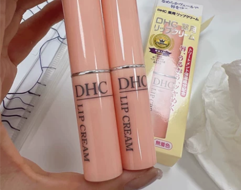 日本DHC唇膏，天然橄榄油润唇膏，淡化唇纹...