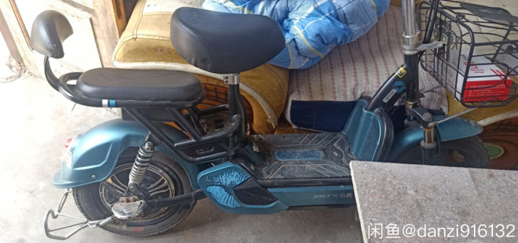 闲置小鸟电动车，墨绿色，8.5成新，市里接...