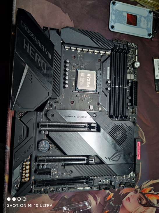 ROG CROSSHAIR VIII HE...