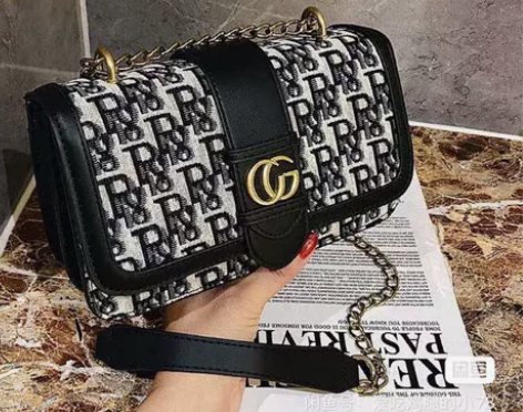 【闲置】香港代购时尚潮限定女包单肩斜挎女士...