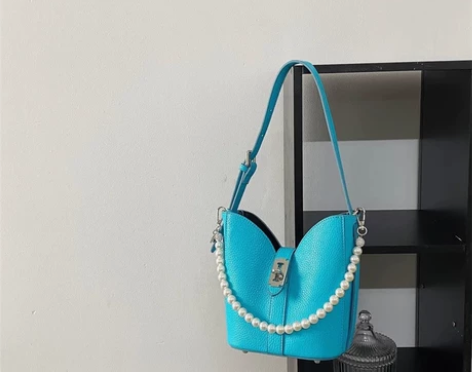 小众设计珍珠链条花瓣水桶包女2022夏季新...