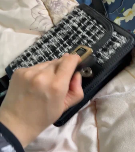 单肩包斜挎包 女包 感兴趣的话点“我想要”...