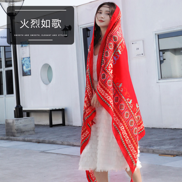 向朵 围巾披肩 买来旅游用过一次拍照，闲置...