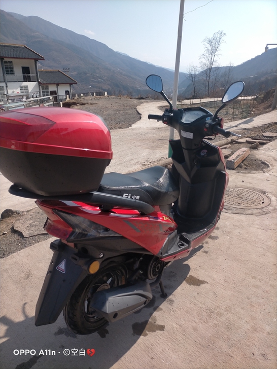 神鹰摩托车125，买来一年不到2000处理了