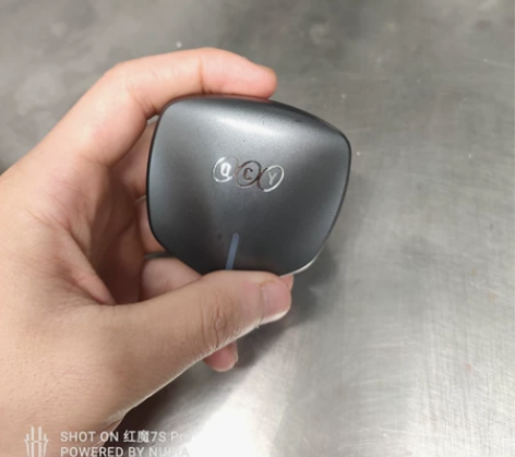 QCY G1蓝牙游戏耳机，轻微使用痕迹。包...