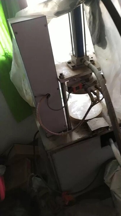 洛馍机气压版  口径是20cm  就试一下...