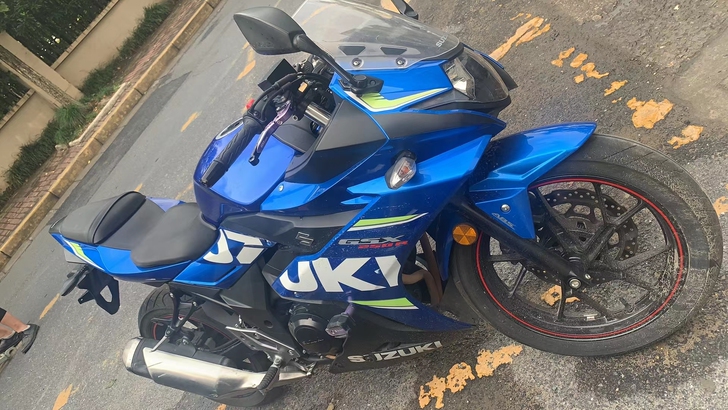 17年铃木GSX250，高配前后ABS。你...