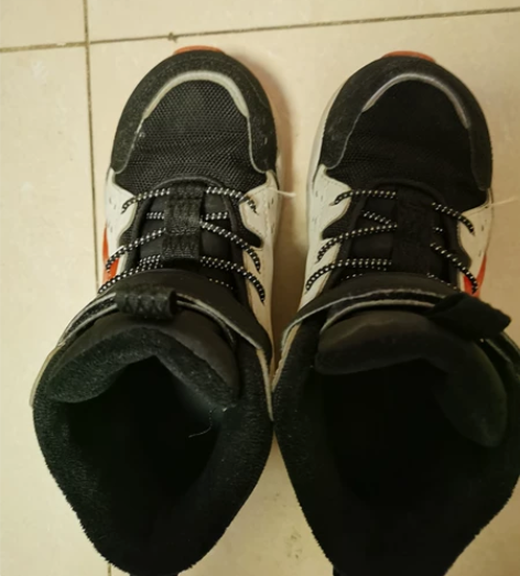 安踏高帮加棉运动鞋，商场正品，粘扣设计，方...