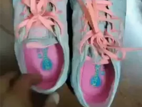 特步运动鞋女款38码。鞋质量非常。好,鞋底...