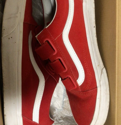 vans红色魔术贴板鞋 穿着次数不多 闲置...