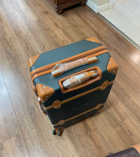 22寸行李箱 感兴趣的话点“我想要”和我私...