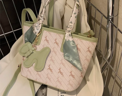 天彩翼飞今年流行包包女包2022新款百搭i...