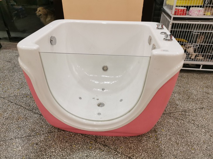 很新的宠物spa缸，没怎么用过，尺寸113...