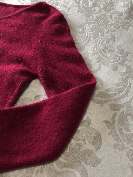 COBI绣花羊绒衫，蒙古制造，稀少款，手感...