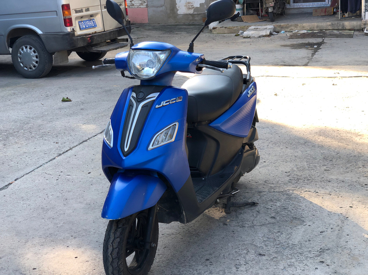 北京朝阳出售19 年9 月国四电喷日雅巧格...