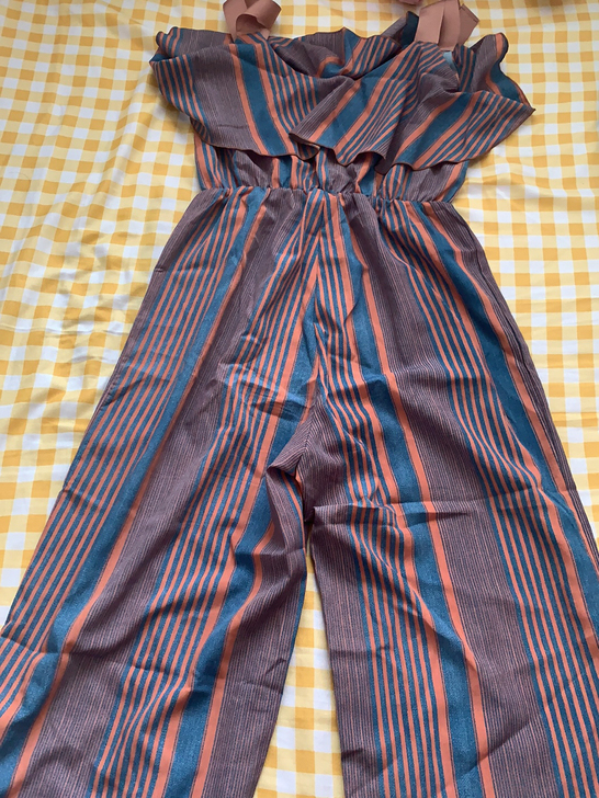 一个连体裤 拍的不太好看