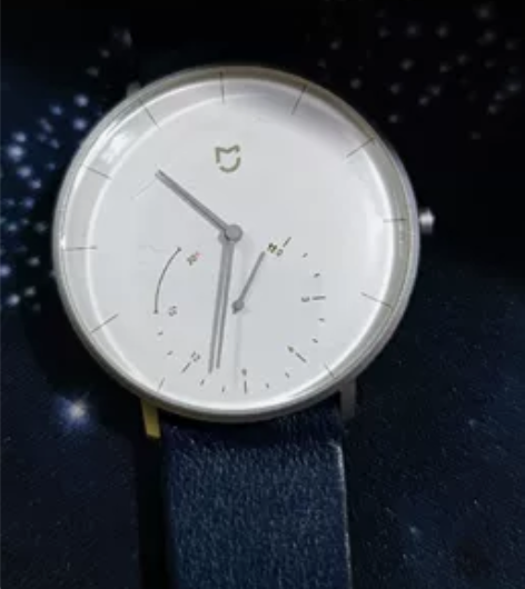 米家石英表 刚换了电池，没趁手的东西盖子按...