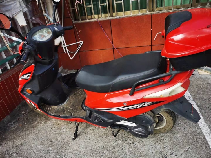 本人2019年10月份购买踏板女士摩托车1...