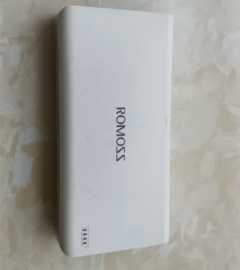 罗马仕20000充电宝售出不退哦 感兴趣的...