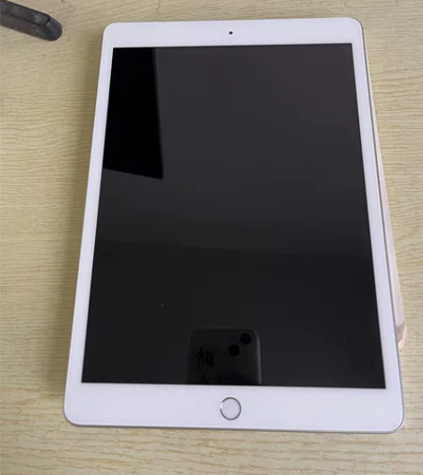 iPad 第七代 32G银色 2020年3...