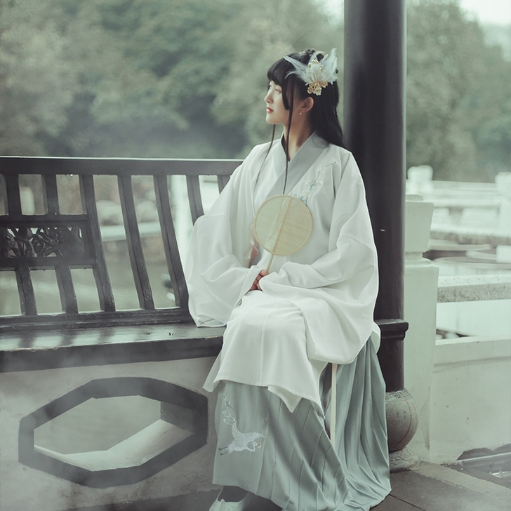 (科幻)池夏 仑灵: 青 原创改良汉服宋制...