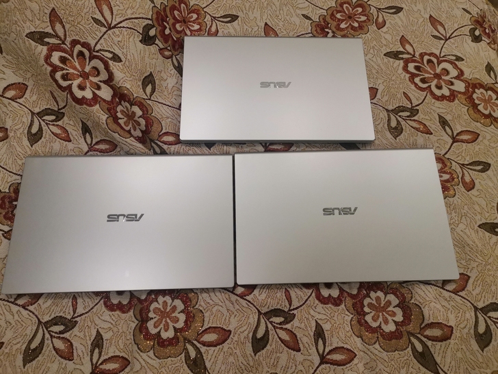 3台华硕顽石vivobook