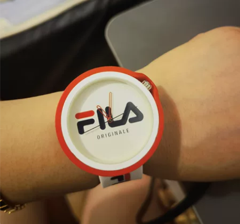 斐乐手表  给孩子买的  仅带过两三次而已...