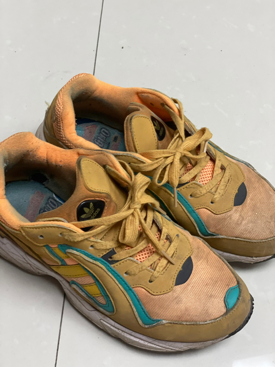 阿迪冬季42码男款！休闲运动鞋！