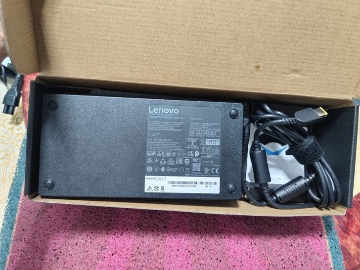 Lenovo联想原装300W方口带针电源适...