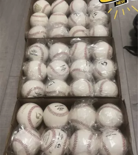 全新标准硬式棒球，比赛级！！！牛皮+羊毛3...